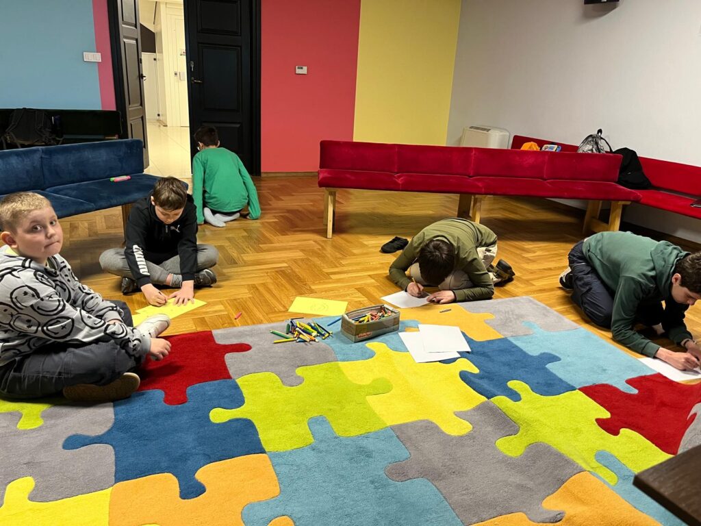 Praca uczestników z obrazem i nowymi technologiami